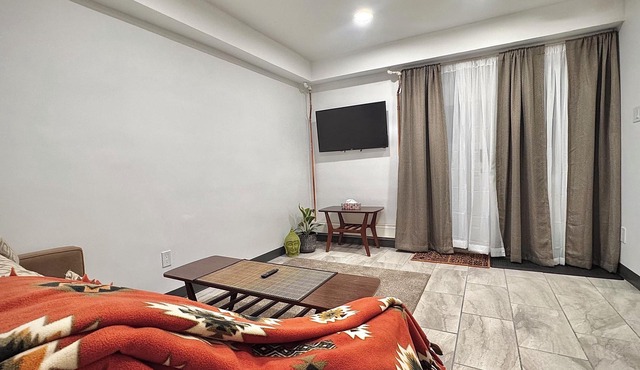 Private Retreat – Walk to Beach | Lake | Stores |Dining
