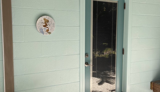 Private retreat walking distance to beautiful beaches and restaurants.