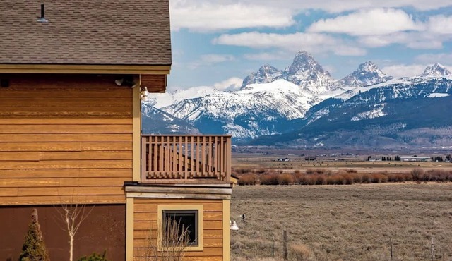 Private Retreat with Expansive Teton Views