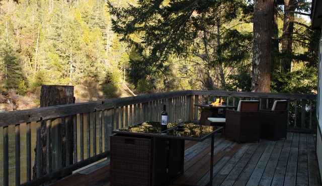 Private Riverfront Home with deck on the Beautiful Smith River - North Coast, Ca
