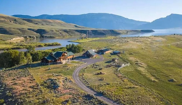 Private Riverside Luxury River Ranch Getaway
