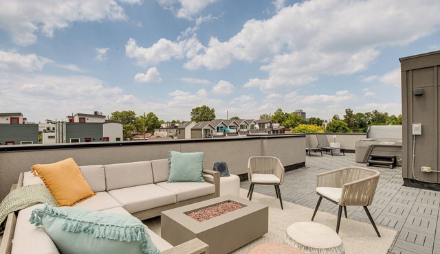 Private Rooftop w/360-Degree View: Denver Home