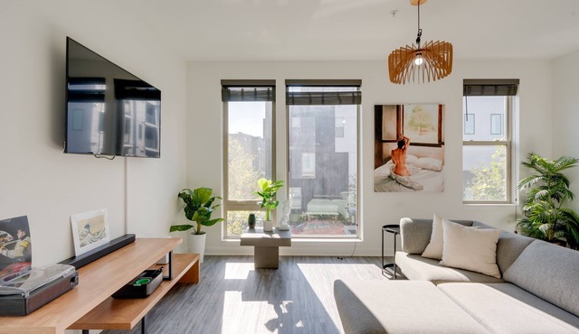 Private Rooftop w/Cold Plunge: Modern Townhome