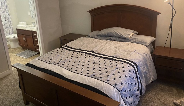 Private Room and Bath Elkridge MD. Only Kitchen and living room area are shared