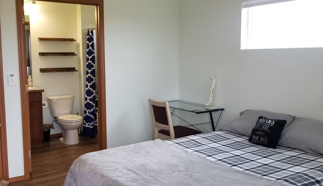 Private room & bathroom near Fairchild AFB