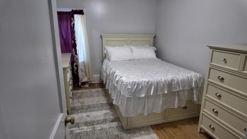 Private room downtown dream