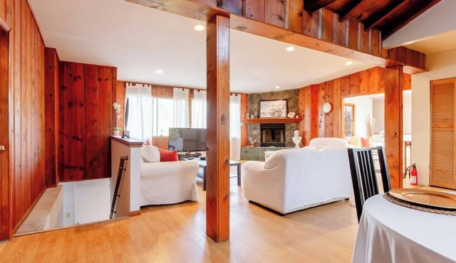 Private room- Enjoy a 30 day luxury home in the hills