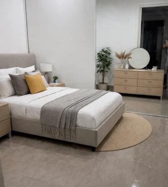 Private room for female only, 12mins to airport, 3 mins to bus & train station