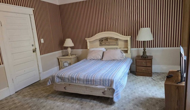 Private Room for Rent at the Historic Villa Place