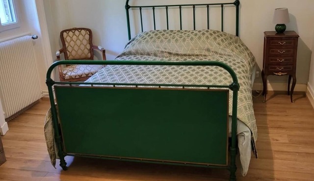 Private room with shower and washbasin