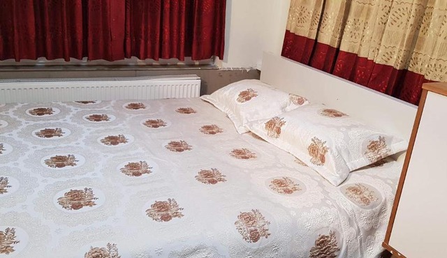 Private Room in a Luxurious Apartment, with Shared Bathroom & Kitchen