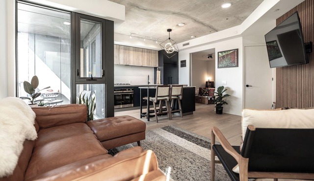 Private Room in Art, Loft Style Condo in Toronto!