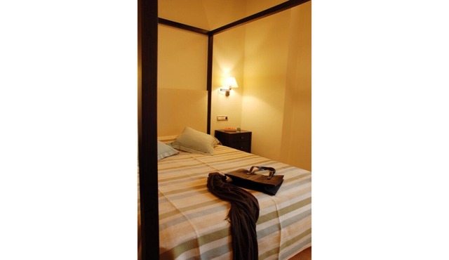 Private room in charming rural hotel (3 people)