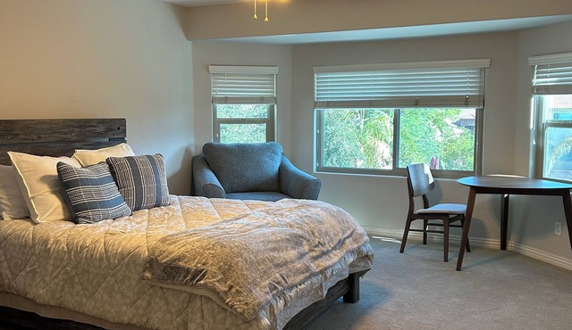 Private room in gated community Peoria, AZ