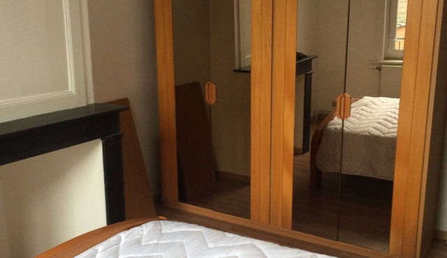 Private room in LILLE near public transport, shops.