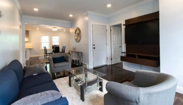 Private room in Luxury Condo By Quincy Center