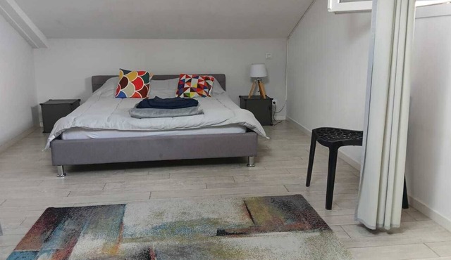 Private room in Miarritze in villa Anglet