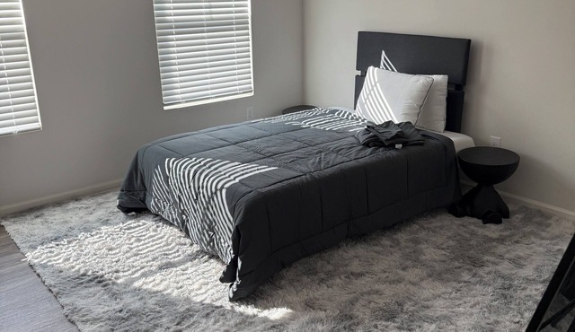 Private Room in Modern Home – Madison, Alabama