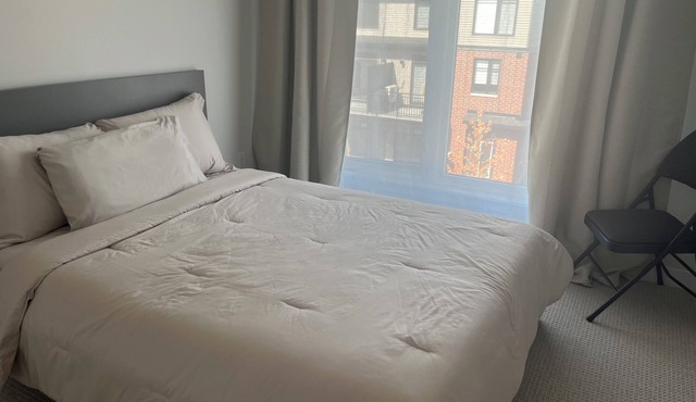 Private Room in Ottawa close to the airport