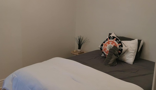 Private room in shared guest only home