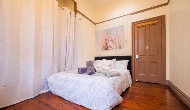 Private Room In Strathfield Guesthouse 3min to Train Station