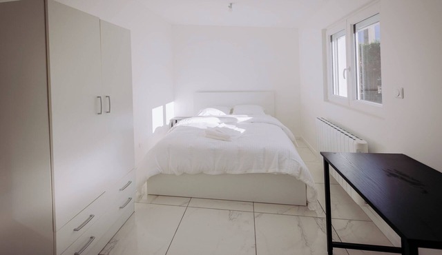 Private room in Toulouse with bathroom