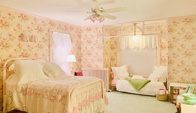 Private room in Victorian home surrounded by English gardens