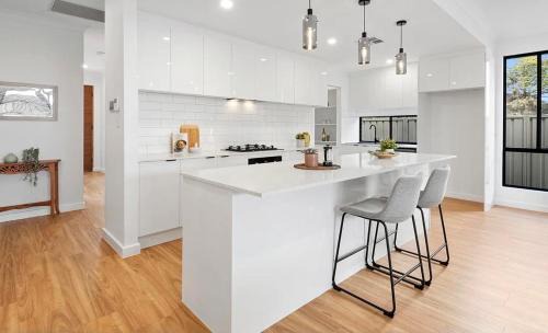 Private room & private toilet in Clearview