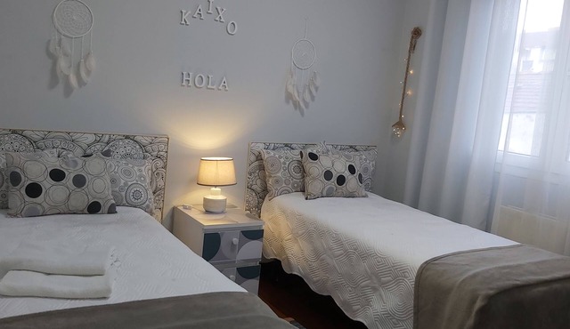 Private room, private in Bilbao, not suitable for children.