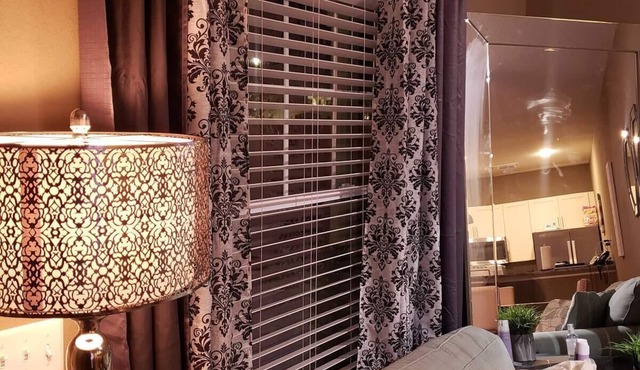 Private Room w private bath -Long Term Available-
