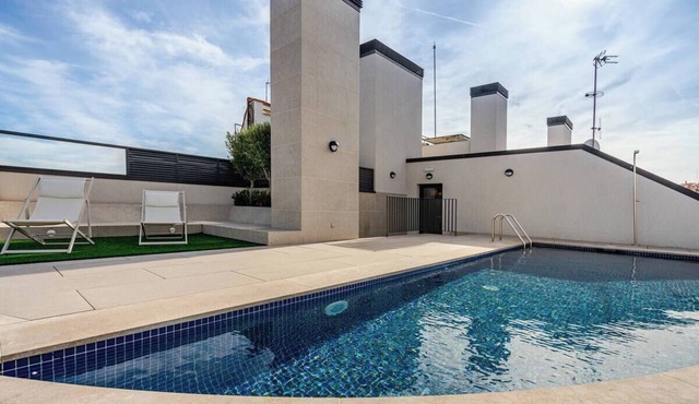 Private Room with A/C & Rooftop