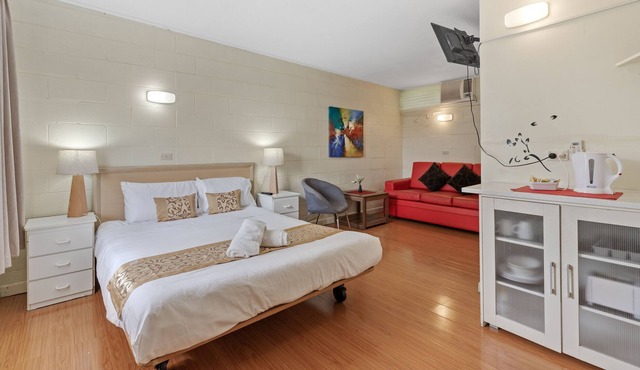 Private Room with Bathroom and Great Rate