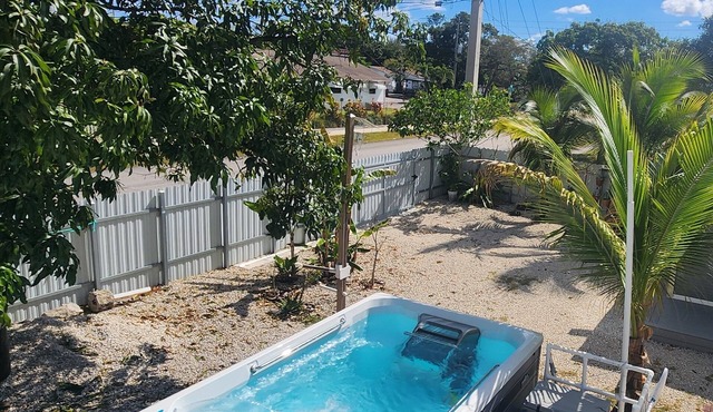 Private room with pool(hot water and spa)