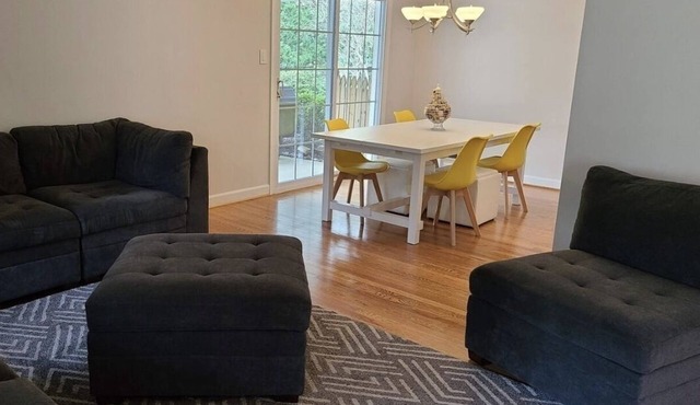 Private room with it own entrance and full bathroom