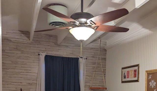 Private Rooms -Medical Staff/Professional/Fishing Pros? Sabine Riverfront!