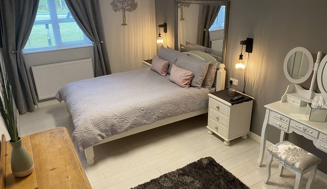 Private Rural Barn Annex, Pet Friendly With Free Wi-Fi and Parking On Premises