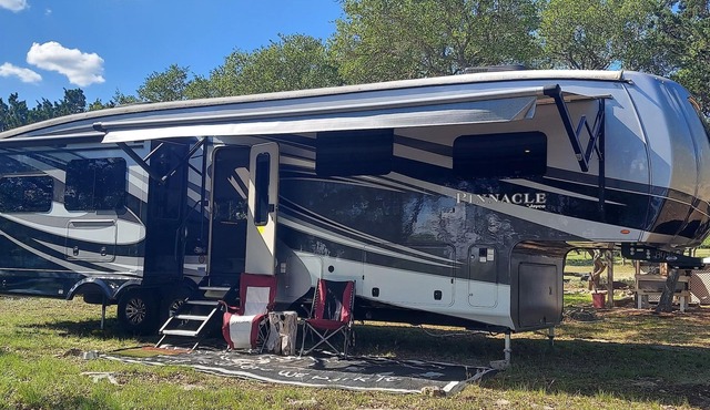 Private RV Retreat | King Bed, Kitchen & Bath
