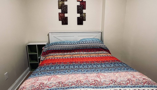 Private, safe, quiet, 2 bedrooms, spacious living room, kitchenette & study area