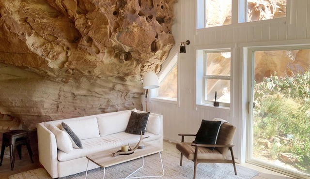 Private Sage Canyon Cliff House with Stunning Views near Mesa Verde