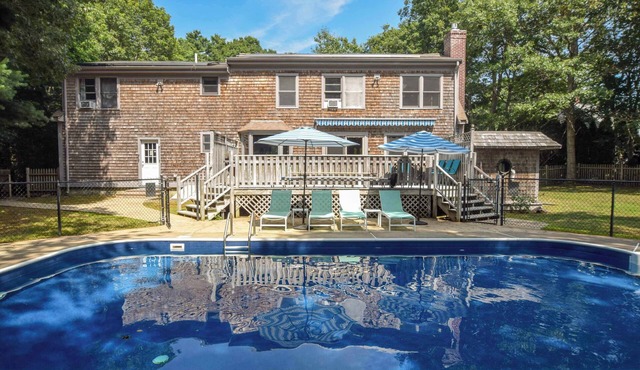 Private Saltwater Pool, Game Room, near Beaches!