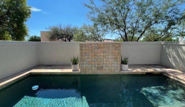 Private Sam Hughes Home W/Heated Pool Near U of A