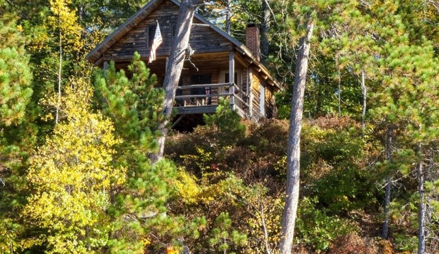 PRIVATE SANDY BEACH ON HANDCOCK WITH VIEWS OF MT. WASHINGTON