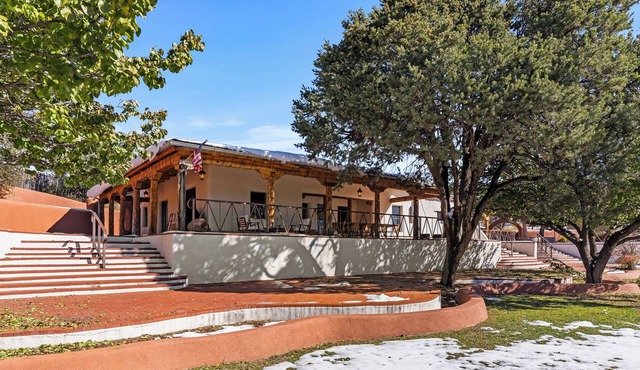 Private Santa Fe Family Compound-6 bedroom Retreat