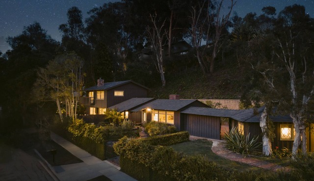 Private Santa Monica Canyon Retreat on Double Lot