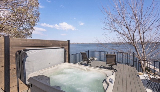 Private Sauna + Beach: Lake Norden Cabin