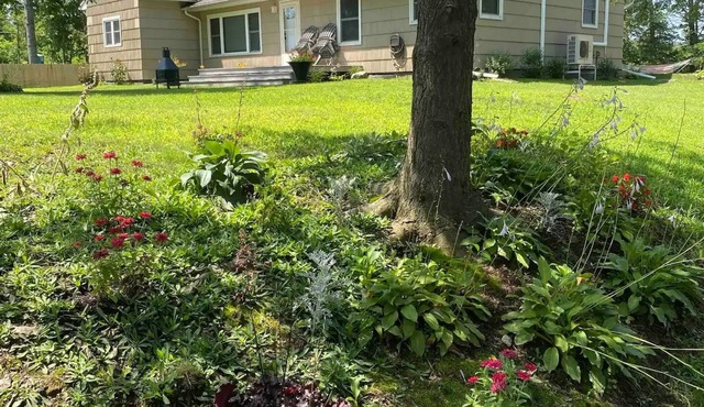 Private/Secluded 4 Bdrm with HotTub & Steam Shower