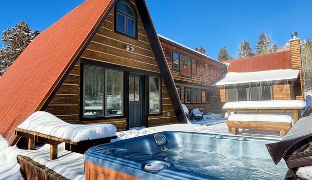 Private Secluded Chalet Near Jackson Hole – Hike, Ski, Fish & Hot Tub