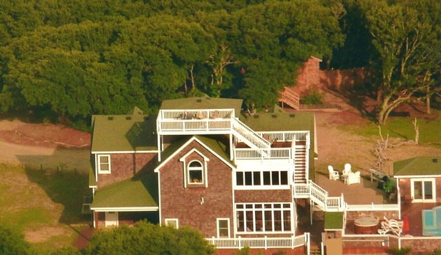 Private, Secluded, Spacious, Short walk to beach, Sound, Ocean View from deck