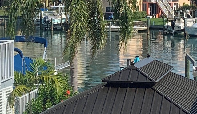 Private second story, two bedroom 2 full bath bungalow Private courtyard patio