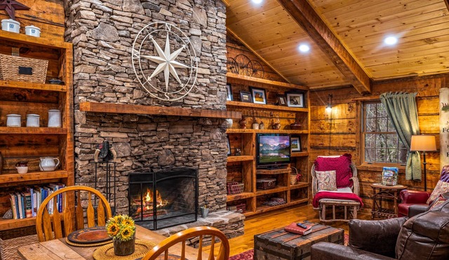 Private, Serene Mountain Cabin Near the Park with Pool and Fitness Access